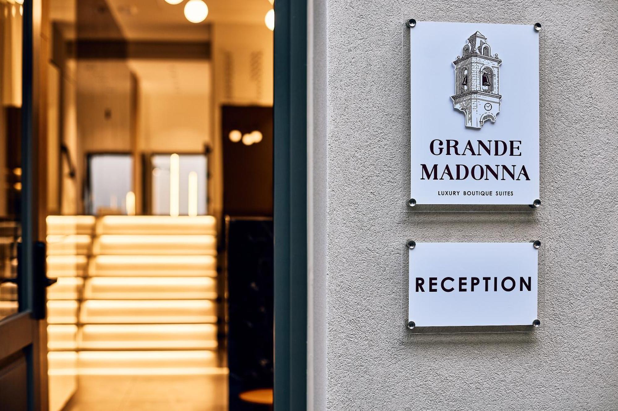 Grande Madonna Luxury Boutique Suites 레팀노 외부 사진