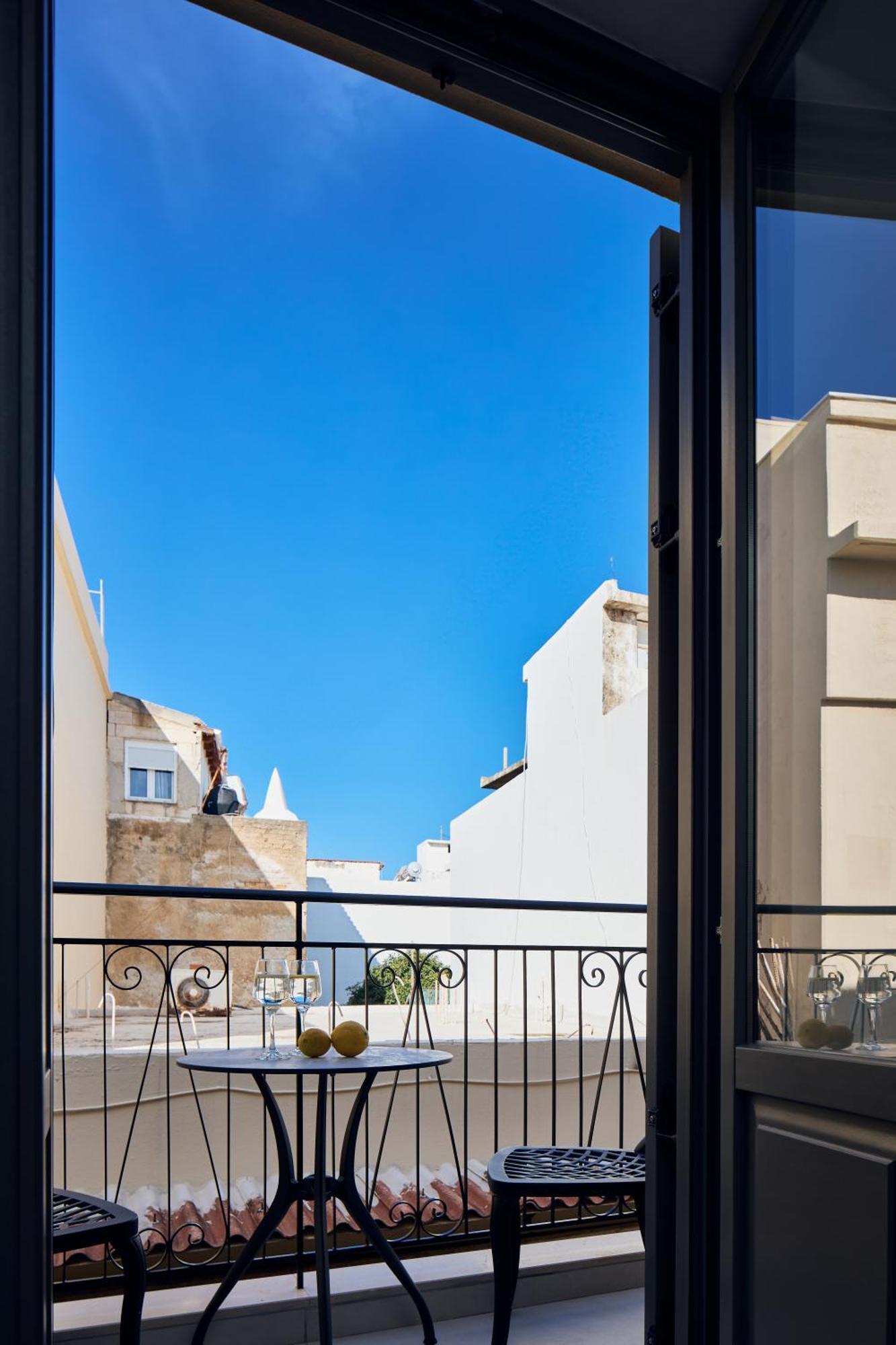 Grande Madonna Luxury Boutique Suites 레팀노 객실 사진