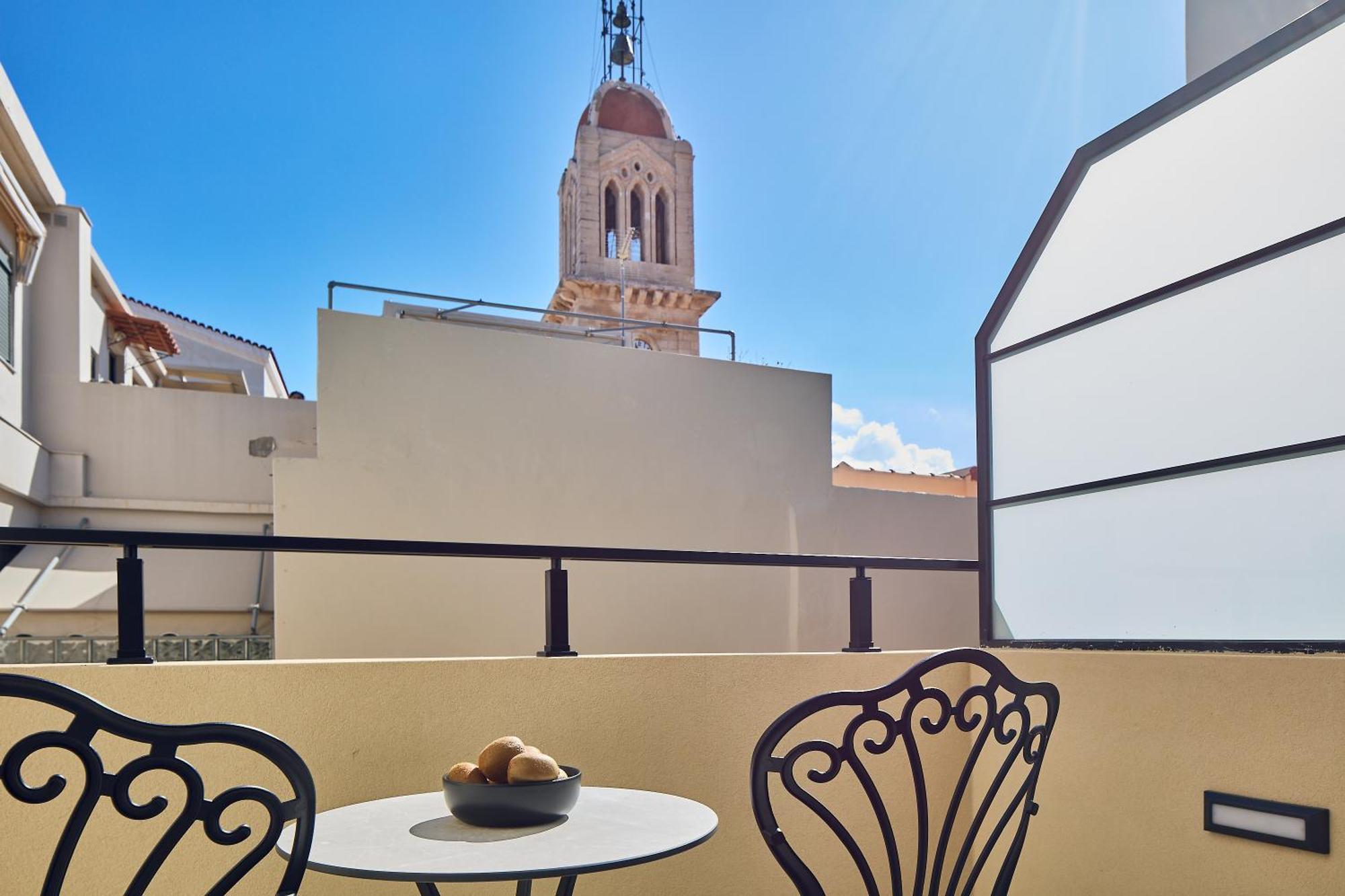 Grande Madonna Luxury Boutique Suites 레팀노 객실 사진